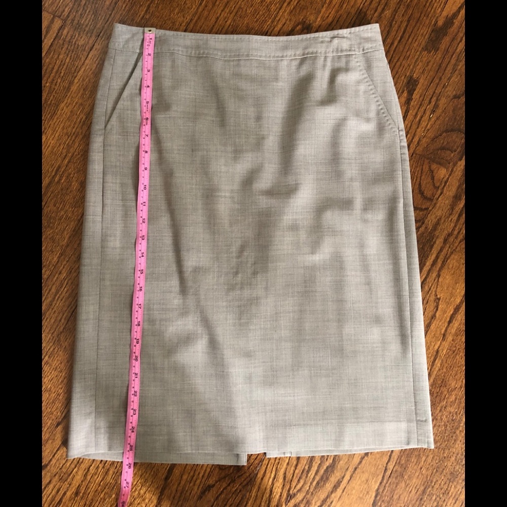 Banana Republic Heather Grey Fine Wool Skirt.